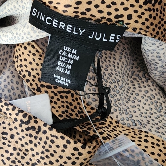 Sincerely Jules Animal print button down shirt size Medium  New with tags - Picture 7 of 7